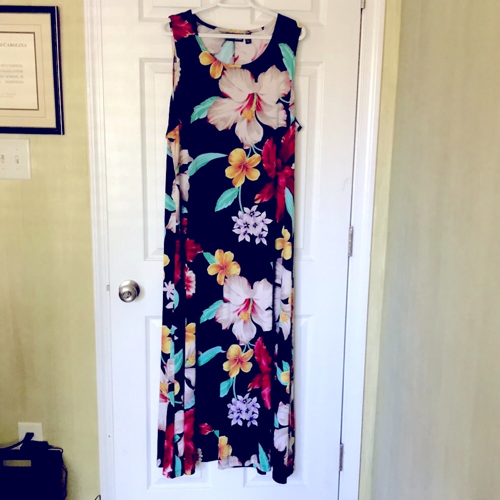 NWT Attitudes by Renee floral maxi dress